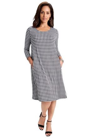 Jessica London Stretch Knit Three-Quarter Sleeve T-shirt Dress in White Houndstooth at Nordstrom, Size 18