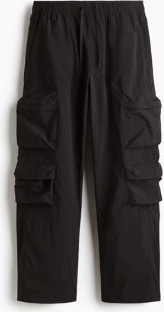 H&M Loose Fit Water-repellent Cargo Trousers in Black at Nordstrom, Size Medium