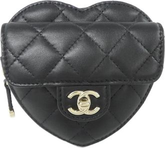 Chanel Black Leather Fanny Pack (Pre-Owned)