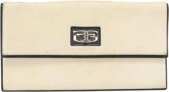 Chanel Pre-owned Mini Bags, female, Beige, Size: ONE SIZE Pre-owned 2.55 shoulder bag