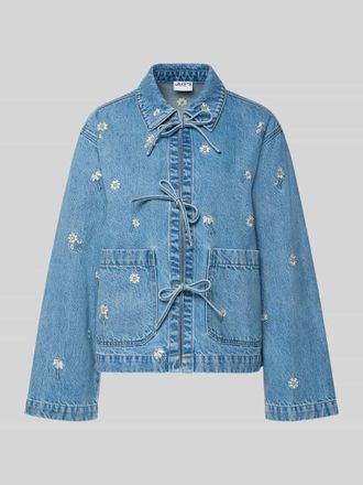 Jake*s Casual Jeansjacke mit Stitchings und Schn&uuml;rung in Jeansblau, Gr&ouml;&szlig;e 34