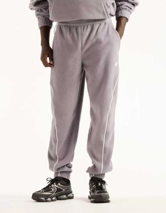 New Balance Trackside jogger in pile grigio off-line