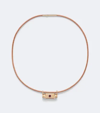 Marie Lichtenberg Collar Heart Smash de oro de 18 ct y piel con granate