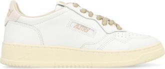 Autry Womens Low-Top Leather Sneakers Medalist White White-White Cow Hide Trainers White/white
