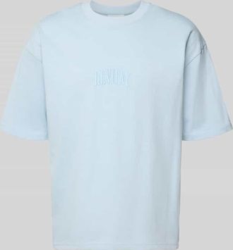 Review T-Shirt mit Label-Stitching und Rundhalsausschnitt in Hellblau, Gr&ouml;&szlig;e XXL