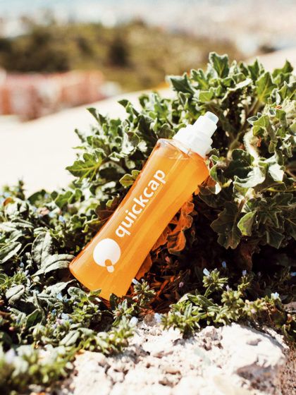 Das Beauty Essential für sonnige Tage – wir trinken uns jetzt zu schöner Sommerhaut