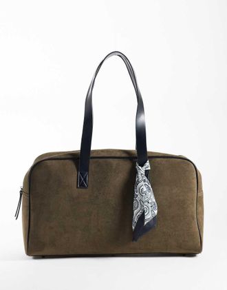 Asos borsone in camoscio sintetico con foulard paisley color kaki-Verde