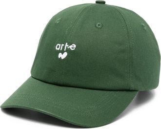 Arte Cappellino con logo a cuore di Arte Anversa