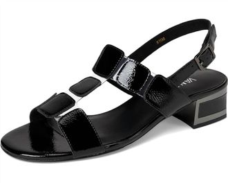 Vaneli Womens Hatty T-Strap Sandal In Black Patent