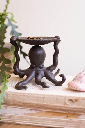 Kalalou Cast Iron Octopus Holding A Shell Tray