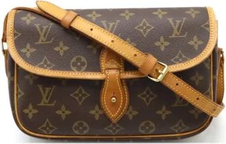 Louis Vuitton Pre-owned Cross Body Bags, female, Brown, Size: ONE SIZE Pre-owned Canvas shoulder-bags
