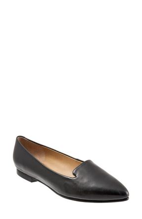 Trotters Harlowe Pointed Toe Loafer in Black Leather at Nordstrom, Size 10.5