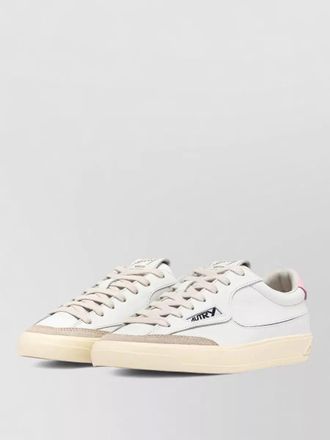 Autry low sneakers contrast heel tab rubber