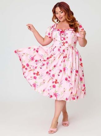 Unique Vintage Plus Size 1940s Sweetheart Button Front Swing Dress in Pink Floral Print at Nordstrom, Size 5X