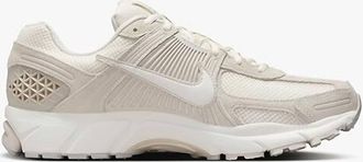 Nike Mens Zoom Vomero 5 Sneakers In Light Orewood Brown/light Orewood Brown
