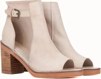 Vintage Foundry Co. Womens Vintage Foundry Co Laverne Sandal Ivory Peep Toe Ankle Strap ZAP1554