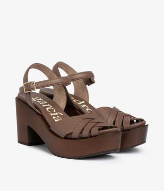 Pedro Garcia Sandal clog in dark brown suede with wood wedge | Daya | Fall winter 25 | PEDRO GARCIA