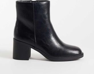 New Look stivaletto con punta quadrata e tacco nero