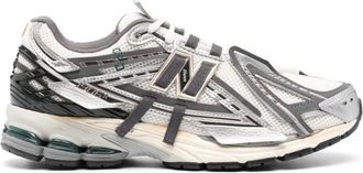 New Balance Zilveren Sneakers Mesh Design Panel Logo - Dames - Sneakers - Grijs - 44 EU - Schoenen