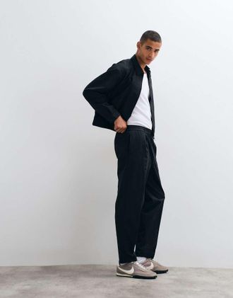 Asos pantaloni carrot fit coordinati eleganti neri in seersucker-Nero
