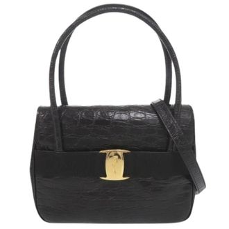 Ferragamo Pre-owned Embossed Leather Shoulder Bag - Dames - Pre-owned - Zwart - Maat: ONE Size Leer