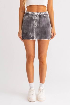 Le Lis Blanc Deux Mid Rise Denim Skirt In Vintage Washed