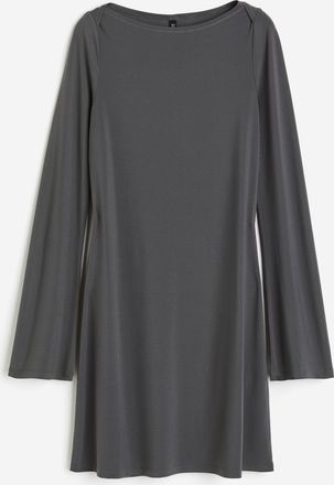 H&M Jerseykleid mit U-Boot-Ausschnitt - Grau