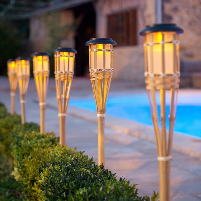 Lights4fun 10er Set LED Solar Gartenfackeln aus echtem Bambus Deko Solarlampe für Außen Garten Solar Fackeln Wegbeleuchtung Solarleuchte Lichter Outdoor Tiki Dek ab 69,99 €