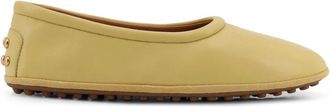 Tod's Schoenen, Dames, Geel, 38 EU, Leer, Leren Ballerina met Gomminos Detail op de Achterkant