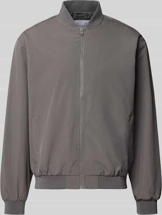 Jack & Jones Bomberjacke mit seitlichen Eingrifftaschen Modell CHARGE in Mittelgrau, Gr&ouml;&szlig;e XXL