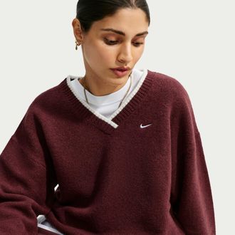 Nike Womens Nike Sportswear Chill Knit Loose V-Neck Sweater in Purple | IM5515-658