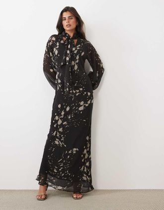Asos vestito maxi con collo a fiocco con stampa astratta a pois-Multicolore