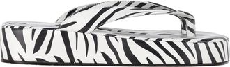 Amina Rubinacci Amina Muaddi Johana platform teensandalen met zebraprint in zwart-wit leer