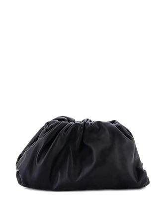 Bottega Veneta The Pouch Leather Teen clutch bag - Zwart