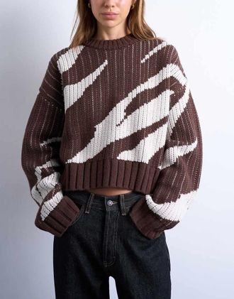 Topshop Maglione color cioccolato con stampa astratta-Marrone