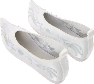 Yardwe Embroidered Bridal Shoes for Women Chinese Style Vintage Hanfu High Heels with Heel Height Elegant Classic Wedding Footwear for Bride White