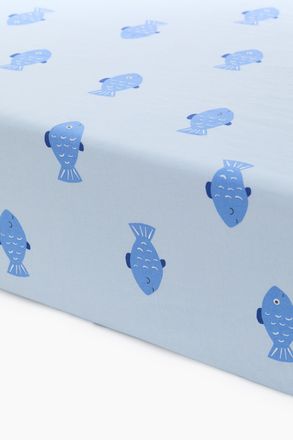 H&M Gemustertes Spannbettlaken aus Baumwolle - Hellblau/Fische