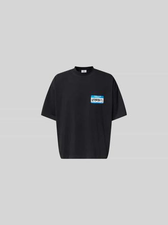 VETEMENTS T-Shirt mit Label-Print in Black, Gr&ouml;&szlig;e S