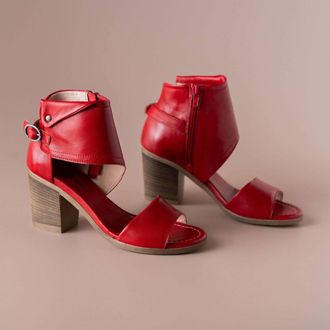 Eric Michael Womens Callie Sandal In Red Leather