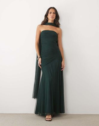 Lace & Beads vestito lungo in tulle senza spalline con arricciature e dettaglio foulard color smeraldo-Verde