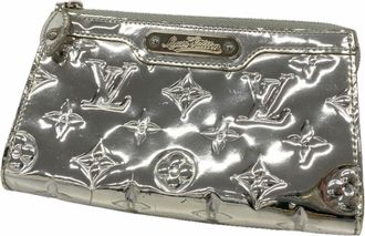 Louis Vuitton Silver Pouch (Pre-Owned)