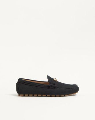Valentino Garavani Driver Fastaway Loafer In Deerskin Suede