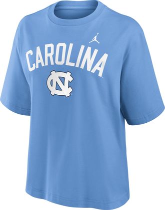 Nike Jordan Womens North Carolina Arch Over Logo Boxy Jordan Brand College T-Shirt in Blue | 0JCM4EYNCN-KMG