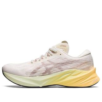 Asics Novablast 3 Cream Fawn 1011B458-101