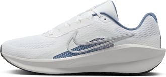 Nike Nike Mens Downshifter 13 Stra&szlig;enlaufschuh f&uuml;r Herren Road Running Shoe, White Metallic Silver Ashen Slate, 9.5 UK