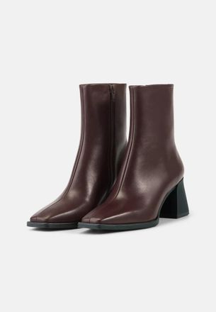 Vagabond Womens Vagabond Shoemakers Hedda Boots Red Leather Ankle Bootie HAWK2438