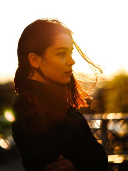 „Golden Hour Skin“: Der Trend für den perfekten Sommerglow