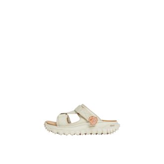 サンダル・ミュール MONCLER Women Sandals 4L00130 M4041 20N White Trailgrip White Sandals - Moncler - Women | WE IN STYLE