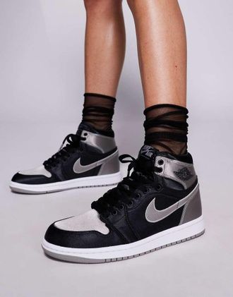 Nike Jordan Nike Air Jordan 1 Retro High OG sneakers in black and gray