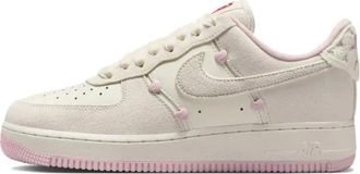 Nike Air Force 1 Low Valentijnsdag - Dames - Sport - Beige - Maat: 40 1/2 EU Leer
